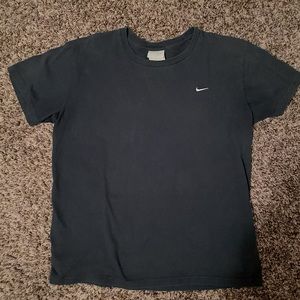 Women’s L Nike logo-tee